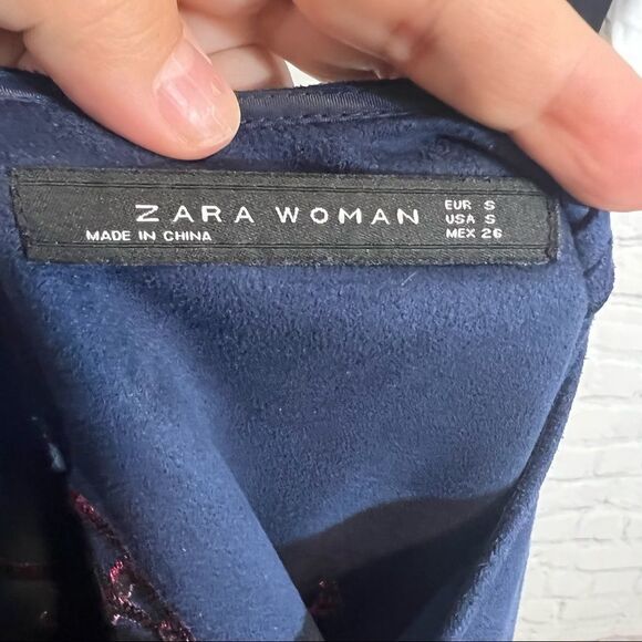 Zara Women’s Size Small Navy Blue Faux Suede Embroidered Swing Top - Picture 6 of 6